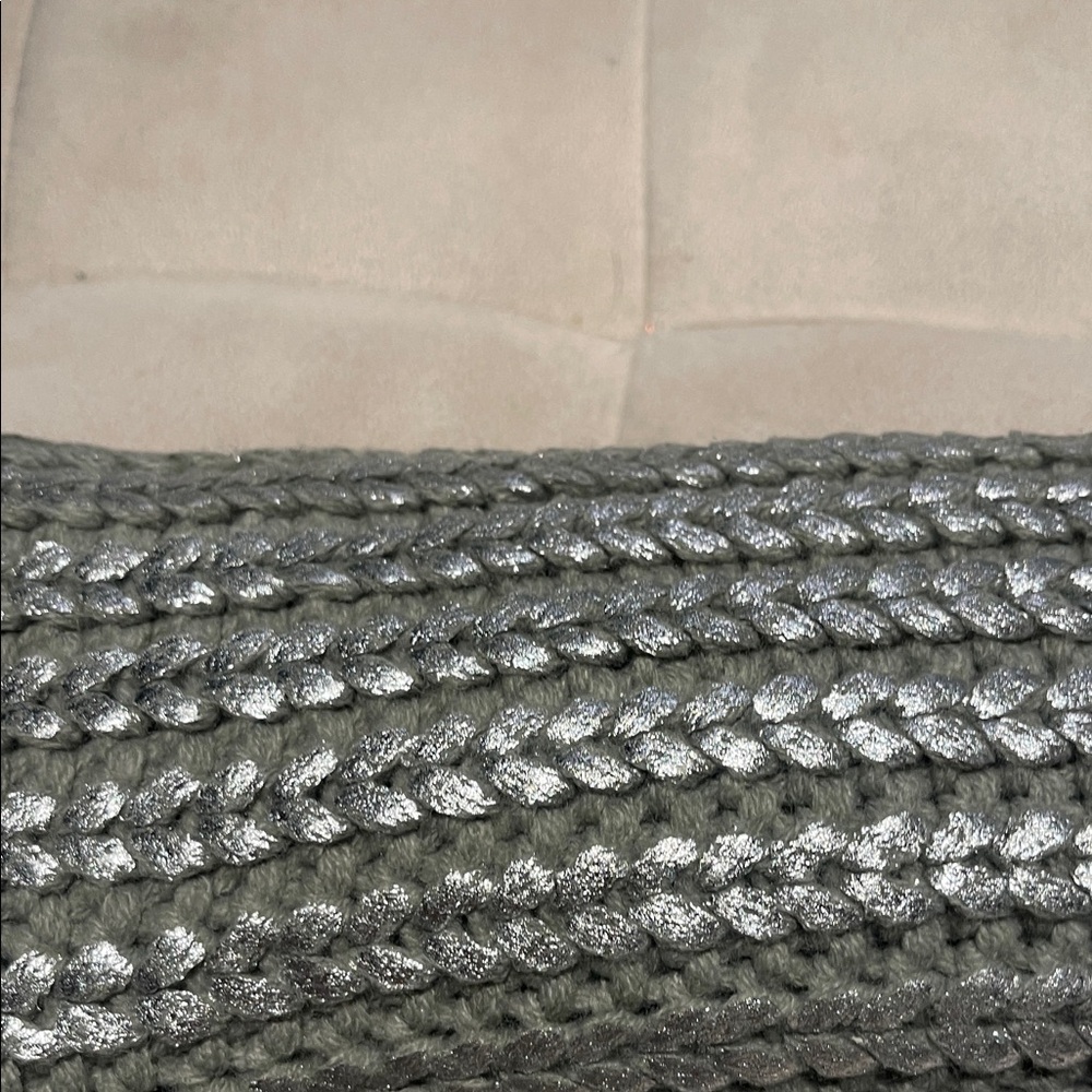 Silver Knit scarf - Picture 7 of 7